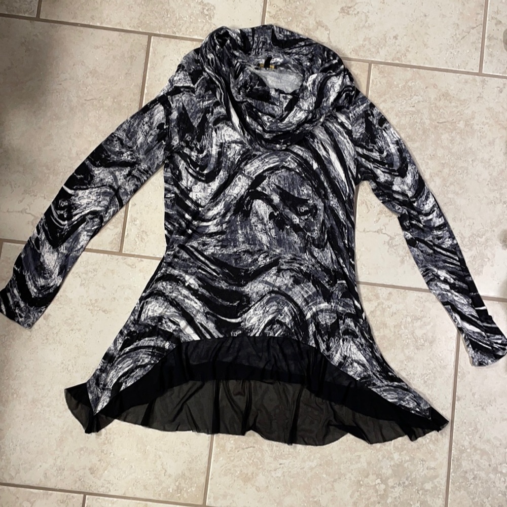 EUC women’s Cupio tunic size medium